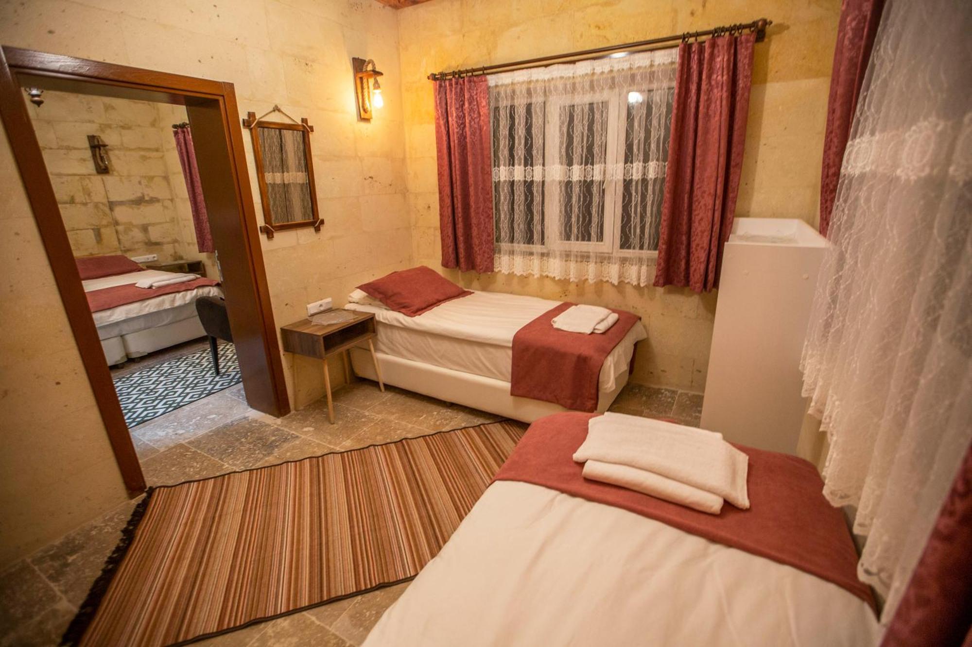 Capiedra Hotel Uchisar Exterior photo